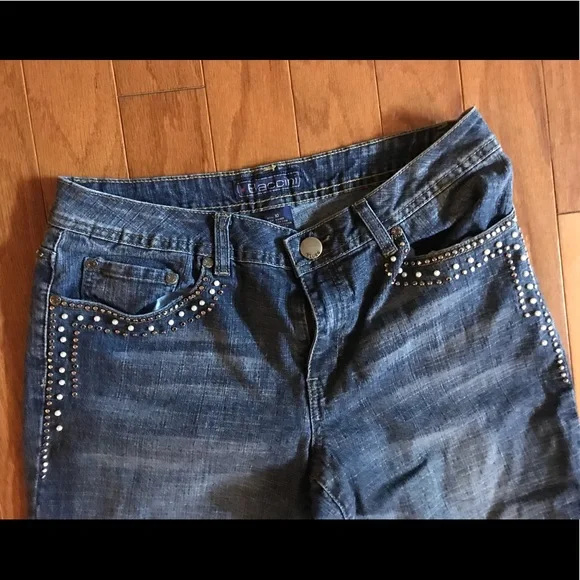 Stylish Silver Flat Stud Accented Jeans! - Picture 8 of 16